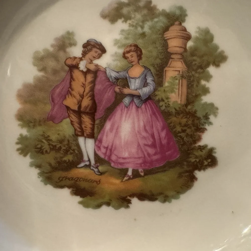 Vtg Bavaria Germany Heavy Gold Gilt FragonardStyle Plate Bowl 9.5” WalkingCouple